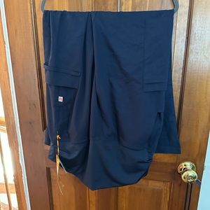 Maternity scrub pants.